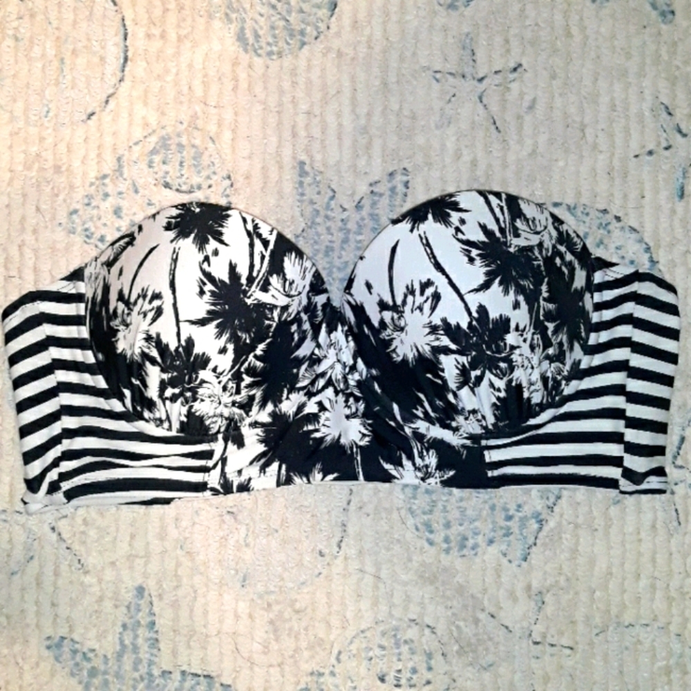 Womans bathing suit top